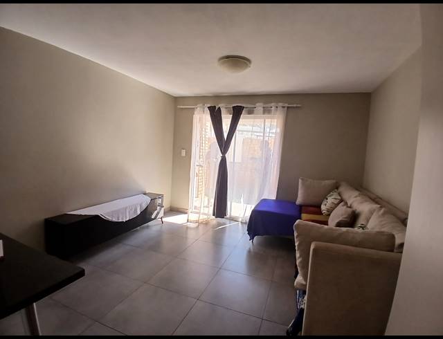 2 BEDROOM TOWNHOUSE FOR SALE IN ALBEMARLE